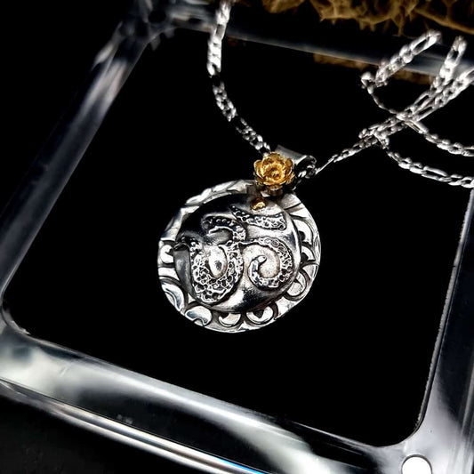 Unique silver OM sign pendant Pendant SweetyBijou Jewelry Default Title  